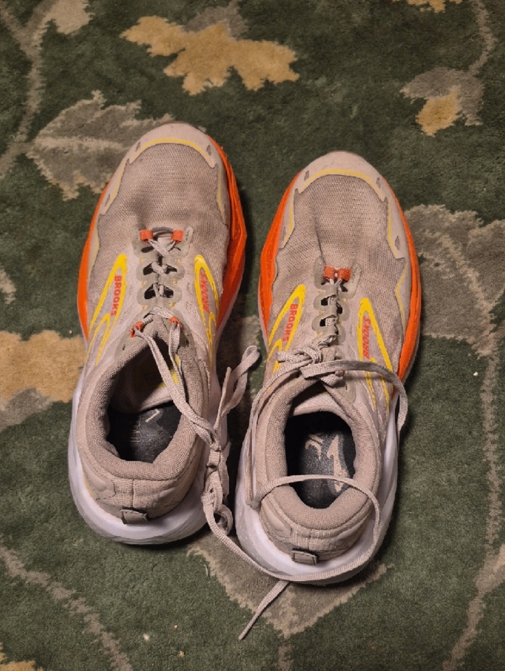 Brooks beige running sneakers with orange and yellow accents - Picture 7 of 7